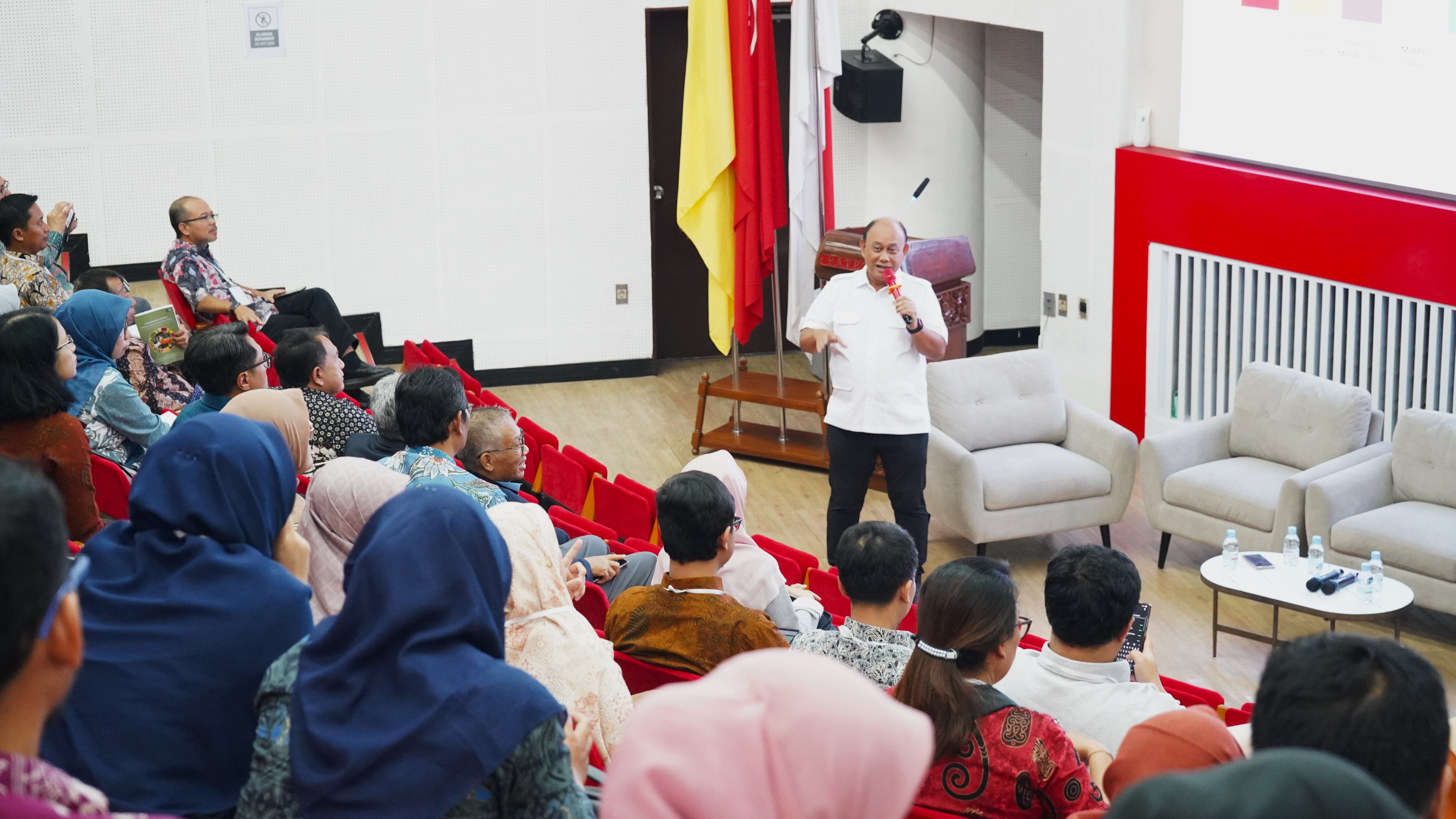 Kabadan BGN Labuhanbatu Hadiri Seminar Nasional dan Pertemuan Forum Komunikasi Perguran Tinggi Teknologi Pertanian Indonesia Kebijakan Nasional dan Tantangan 